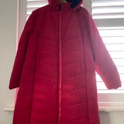 Ladies lovely hooded pink padded coat from Cotton Traders - very warm
Very good condition 
Size 24 -  I wore when a size 20 with thick jumper etc underneath.