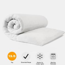 13.5 Tog - Suitable for All Year Round.Double: 200cm x 200cm (approxMaterial: Cover - 100% Polypropylene, Filling - 100% Polyester Fibres.
Washing Instructions: Machine Washable 40°C, Do Not Bleach, Iron or Dry Clean.
Colour: White.
Brand: Brentfords. 2 for sale