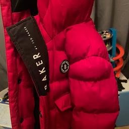 Toddler age 3 to 4 coat
Excellent condition has been really looked after and only worn few times looks like new.
Really think warm and stylish coat but unfortunately son has out grown it. From a clean smoke free home 😁