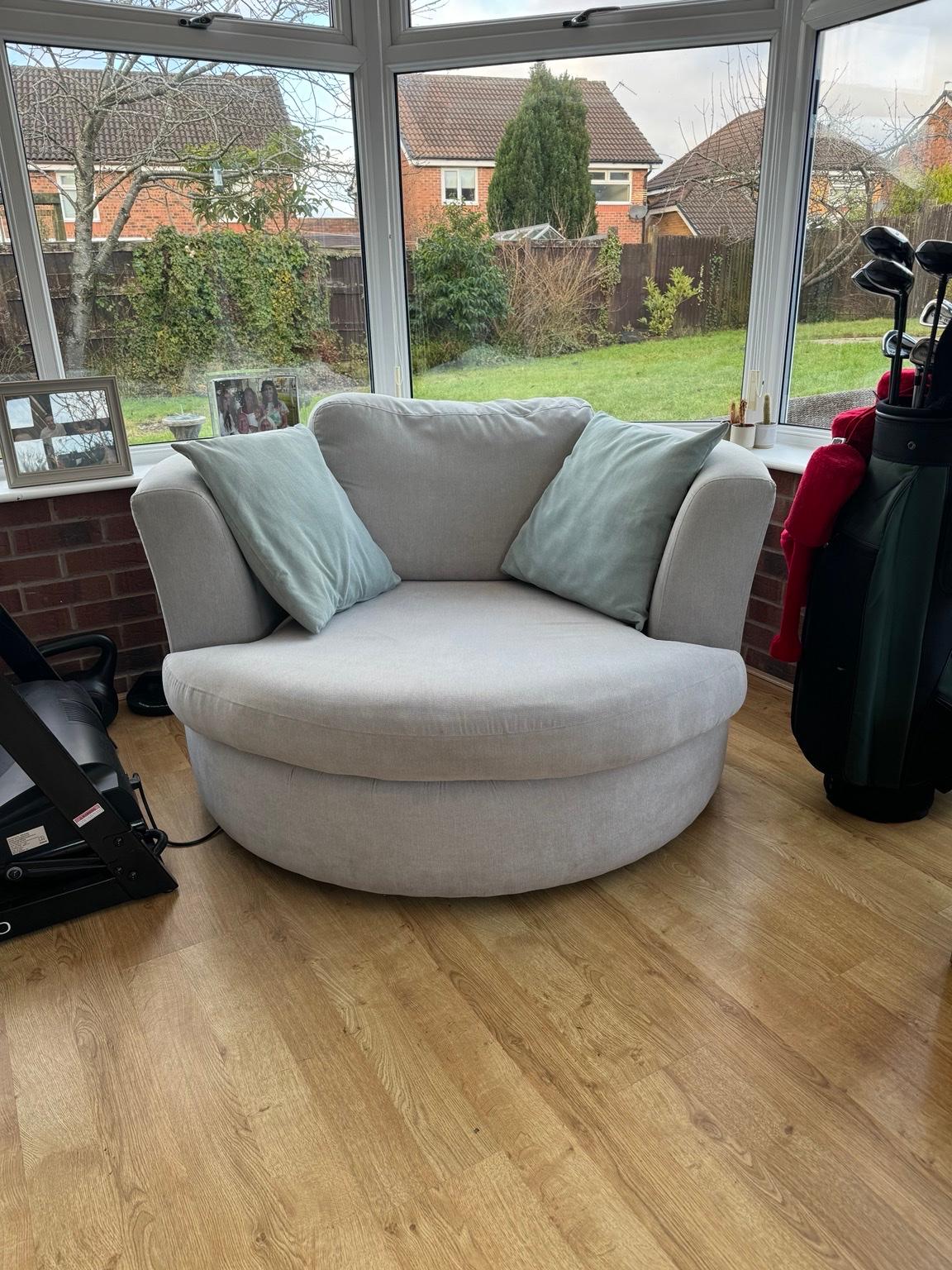 Dfs freya on sale swivel chair