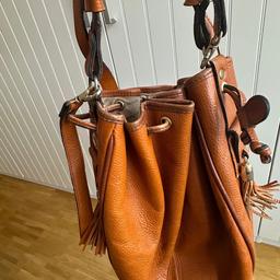 Firenze Bags /Farbe: Braune Beuteltasche/ Ledertasche /keine Mängel/ in Italien gekauft/ Neupreis 120€/ Versand 4,99€