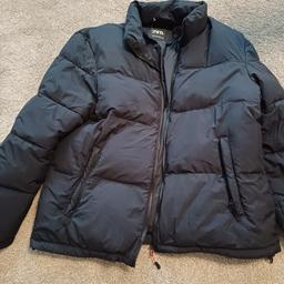 Was £60 so grab a bargain. Beautiful quality navy padded hip length coat from Zara. No hood, high neck. 2 front zip pockets. Size M would comfortably fit 12 to 14. Collection from DL5 or post.
