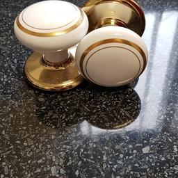 3 pr White / Gold Door Handles/Knobs

Very good condition

🌟🌟🌟 Pase take a look at my other listings,🌟🌟🌟🌟

💖 I only sell items that are in good condition (UNLESS DESCRIBED)
& I would be happy to buy myself.💖

📮 I'm happy to combine postage.... 📮

💛 Collection Dudley DY1 2DS Near Russell's Hall Hospital

👍👍👍 Thanks for looking, 👍👍👍
🛍👛 Happy Shopping 🛍👛