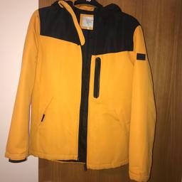 Jack & Jones jacket, rain and wind resistant
Size M Yellow and black, worn once only.
Perfect for winter.
Please check my other items #jacket #rainjacket #jack&jones