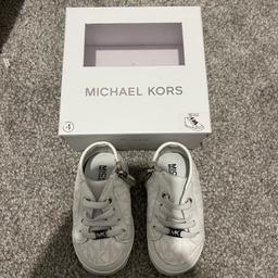 White Michael Kors pram shoes
Size 4 (USA) - see images for MK guide to sizing
Worn twice, like new
Smoke and pet free home
Collection only
No returns