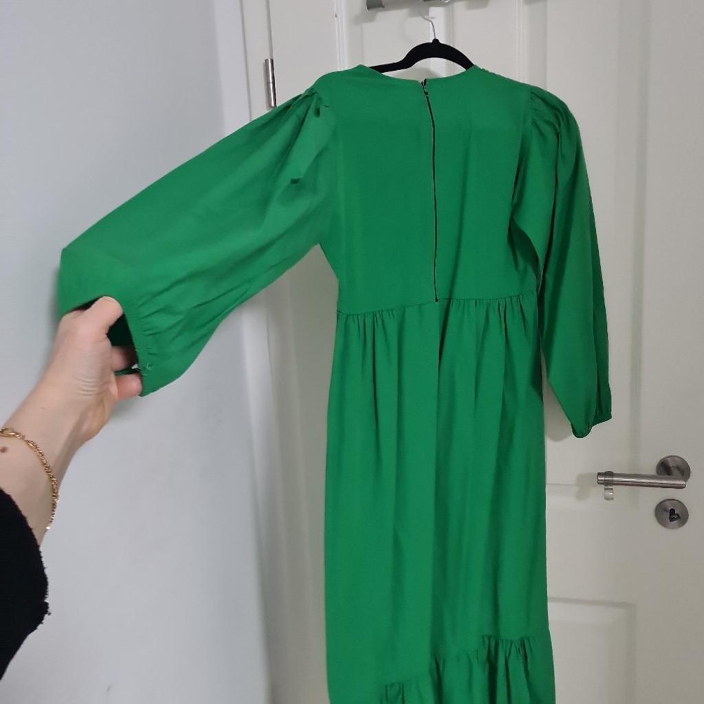 Ein sehr schönes Sommerkleid in einem tollen Grün
Versand zahlt Käufer