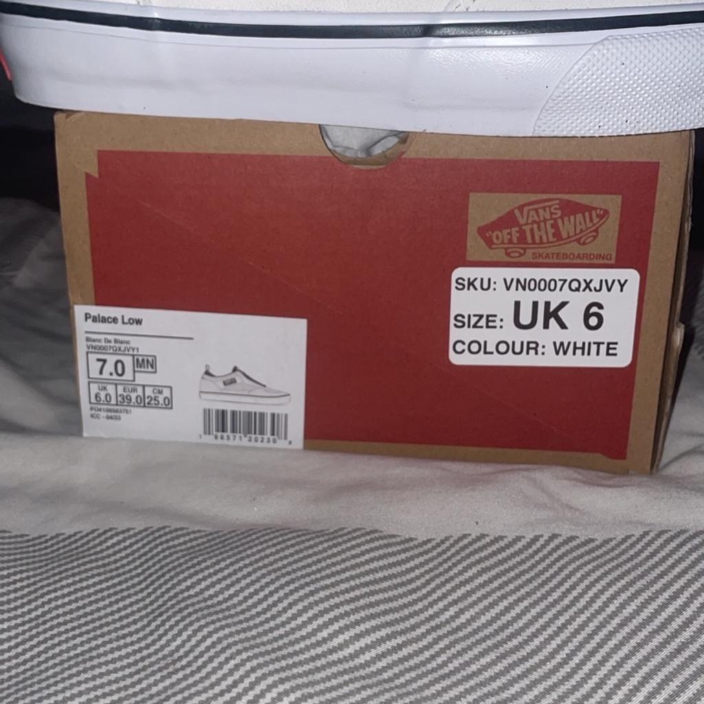 Unisex Palace Vans Low White Shoes- Size UK 6

Brand new and still in original boxing/ packaging, bought from the most recent Palace x Vans collection. With the mixture of white suede and leather, along with the black tongue, the design of this shoe is clean and simple. Made from high quality materials, this shoe gives a different feel to the regular vans with Palace x Vans logos on the tongue, side and heel section of the midsole. This would go well with black jeans and a white shirt, but would work well with almost all light and dark colours of clothing and would be best for the summer and autumn months.