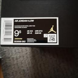 Diese Nike Air Jordan 1 Low Turnschuhe sind neu im Orginal Karton. Neu 195 € für 130 € und zu Verkaufen. Noch nie getragen