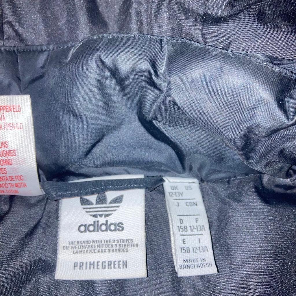 Boys adidas coat age 12-13 in very good condition with removable hood