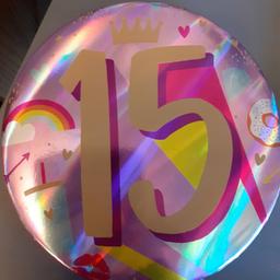 Large Girls number 15 Birthday Badge.

Excellent condition. like new. Smoke free home.

2 badges available. Collection ONLY from WV14 8BX unless you live by me.