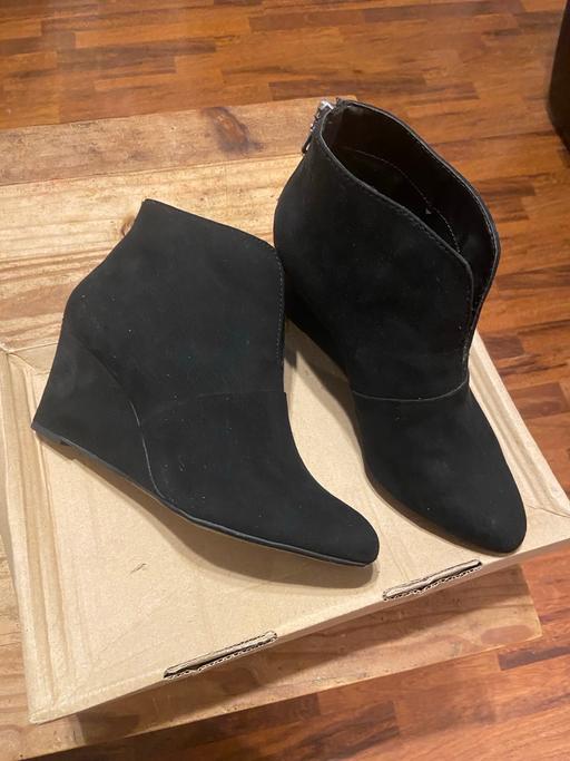 Buy & Sell East London Highams Park - East London - Photos for Boots