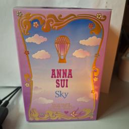 hier ein neuer Duft von Anna Sui, Sky, 30 ml Eau de Toilette, neu ovp toller Flacon in Form eines Heißluftballons,  blumiger Duft von birne, Bergamotte rosa Pfeffer Lotus Maiglöckchen und so weiter Versand 5 €