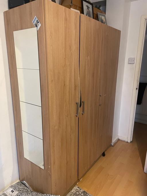 Buy & Sell North West London Harlesden - North West London - Photos for 3 Door Wardrobe - Oak Effect