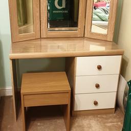 Excellent Condition Bedroom Furniture Set

This incudes:
1 x Bedside Drawer
1 x Table with 3 Drawers
1 x Matching Stool
1 x Mirror

Will consider an offer very close to the asking price.
Buyer must be able to pay cash and also arrange their own collection.

Thank You