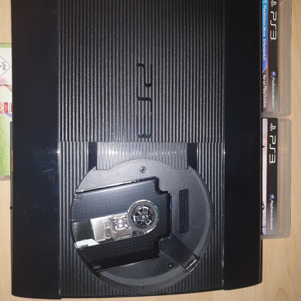 PlayStation 3 SuperSlim Konsole mit 12GB Speicherplatz und Zubehör.

Alles ist sauber, aus erster Hand und damit wurde kaum gespielt.

Die PS3 hat minimale Gebrauchsspuren/feine Kratzer auf dem Klavierlack aber keine Beschädigungen bis auf den Kleberstreifen auf der Unterseite der aber nicht stört.

Läuft angenehm ruhig und es gab nie Probleme.

Der originale Sony Controller ist noch in einem Super Zustand und noch total sauber.

• PS3 SuperSlim Konsole mit 12GB
• Original Sony Controller
• Kamera
• 3 Spiele
• Stromkabel
• USB-Ladekabel

- Ohne HDMI-Kabel

Versand und PayPal für + 10Euro möglich.

Da es sich hierbei um einen Privatverkauf handelt ist jegliche Art von Rücknahme oder Umtausch ausgeschlossen!

Da ich meine Playstation Sammlung gerne auflösen möchte ist hier alles abgebildete zu verkaufen wie beispielsweise PS3/PS4 Spiele, Steelbook Editions, Konsolen, Controller und viel mehr...

Bei Fragen oder Interesse einfach eine Nachricht schicken !