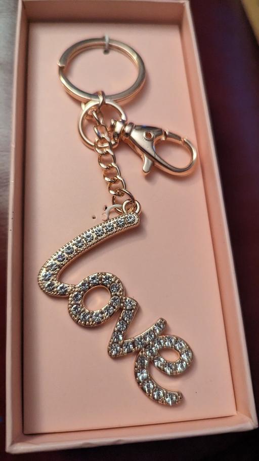 Buy & Sell Cefn Golau Blaenau Gwent - Photos for Rose gold colour faux diamond love keyring in