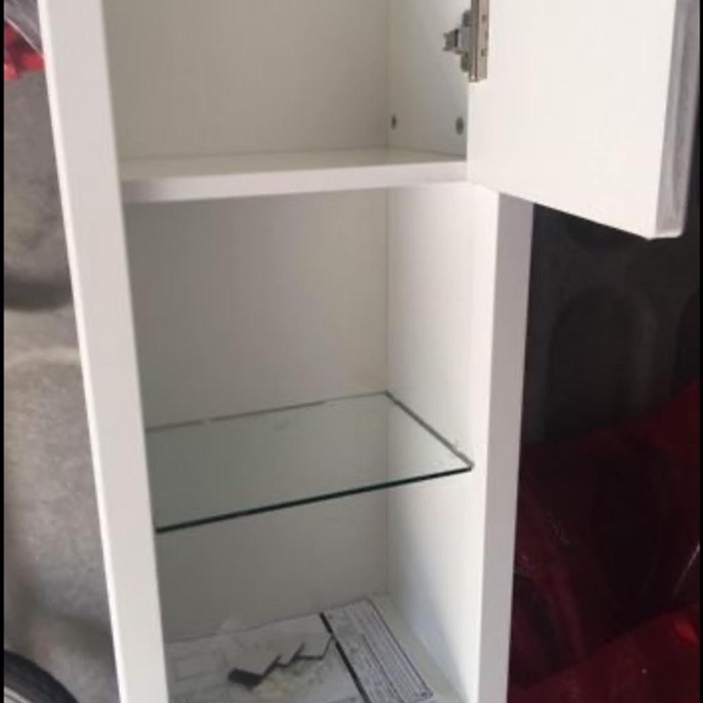 Brand new Gloss white display unit
Size is H 182cm
Front on width is 40cm
From back to front is 30cm
Soft close doors
Glass shelf in centre
Fittings and instructions
Will look good anywhere in the house even the bathroom.
Collection only due to size.
All built up in packaging, wrapped around
Thank you