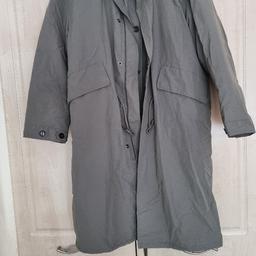Mens Zara coat. Size regular (M). Colour Khaki. BNWT. Inner lightweight jacket can be detached and worn separately

Nice coat/Jacket for the autumn/winter.