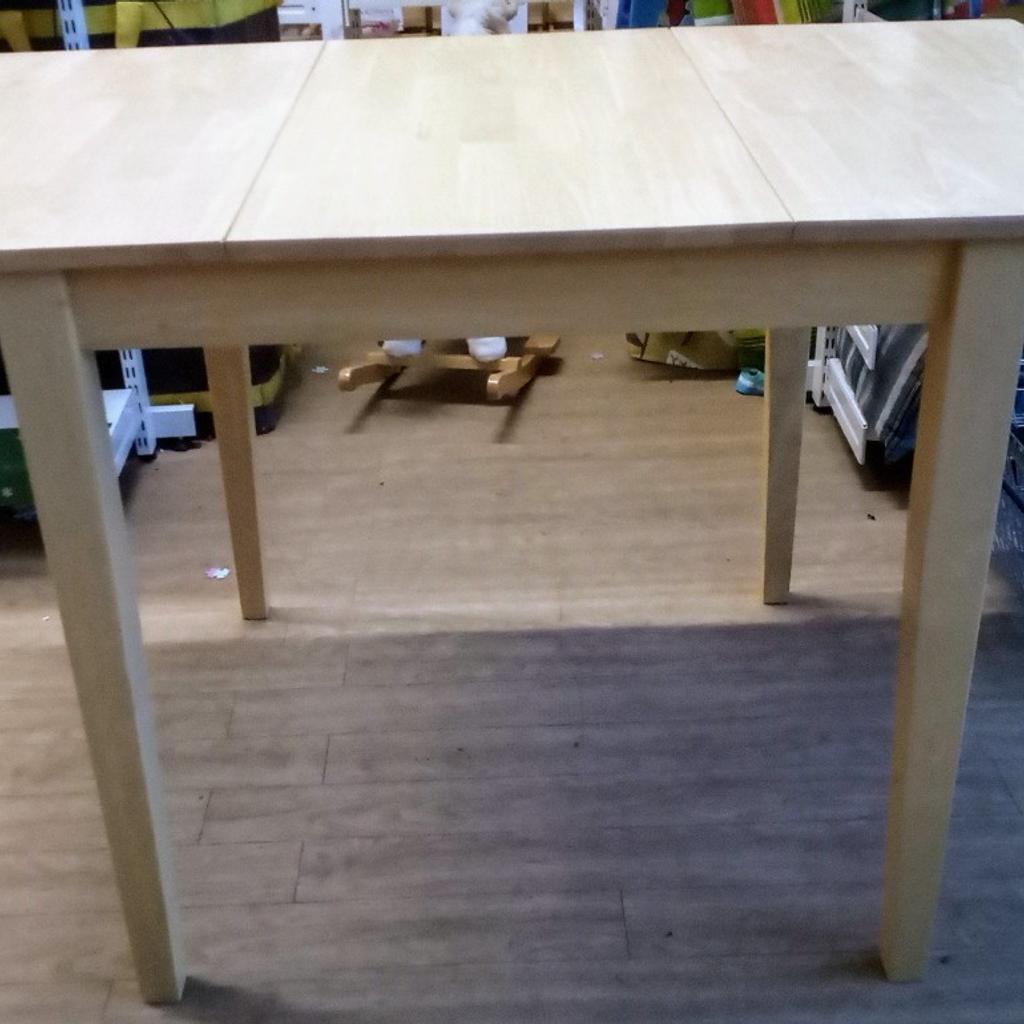 Extendable dining table for 6 adults from Dunelm.

Folded dimensions length 80X 60cm and extends out to 120cm,with a height of 75cm.

Middle section folds away easily so no fussing around with screws or bolts.

Local delivery available at extra costs or collection is preferred. Deliveries will require a PayPal deposit to save time wasters and pranksters. This is in local area as further away, it will costs more. Sadly been on hoax sales, so sad how people are.