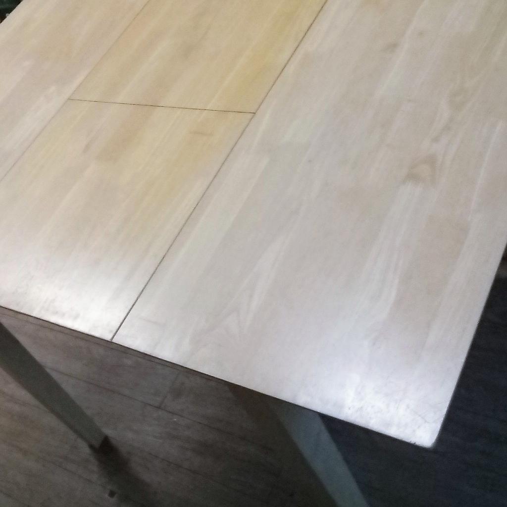 Extendable dining table for 6 adults from Dunelm.

Folded dimensions length 80X 60cm and extends out to 120cm,with a height of 75cm.

Middle section folds away easily so no fussing around with screws or bolts.

Local delivery available at extra costs or collection is preferred. Deliveries will require a PayPal deposit to save time wasters and pranksters. This is in local area as further away, it will costs more. Sadly been on hoax sales, so sad how people are.