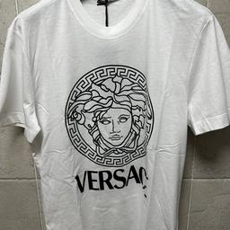 Versace Medusa Head Logo White T-shirt
Size M
DS condition with tag, never worn
- Regular fit
- Composition : 100% cotton
- Lenght 72cm / Chest 48cm / Shoulders 42cm