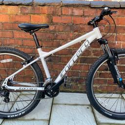 White Carrera Valour mountain bike, lightly used. Can negotiate price.

Brand - Carerra
Wheel Size - 27.5 in
Suspension - Front
Material - Aluminium
Colour - White
Frame Size - Large
