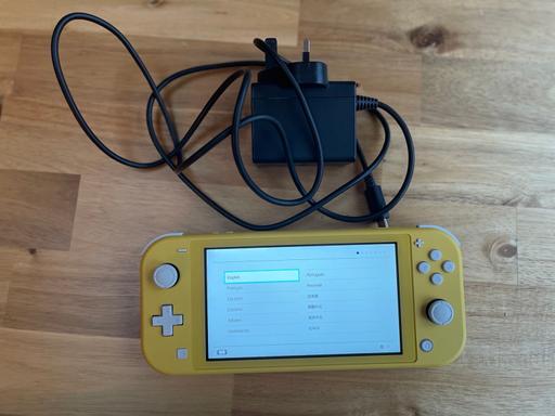 Buy & Sell East London Goodmayes - East London - Photos for Nintendo Switch Lite Yellow