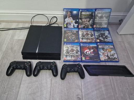 Buy & Sell Altrincham Trafford - Photos for Fantastic PS4 Bundle