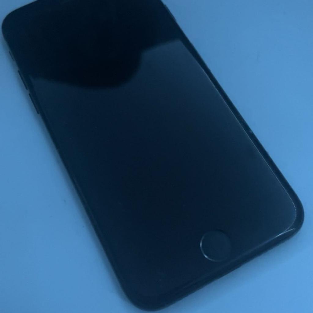 iPhone 7 black 128gb unlocked
Good condition fully working