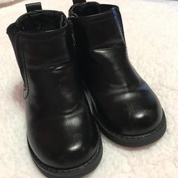 
💥💥 OUR PRICE IS JUST £5 💥💥 these will have been around £17-£20 when bought new

Preloved girls school shoes/school boots

Size: 7 (child 7 not a large 7)
Brand: Other
Condition: slight scuff as shown

Have been buffed with polish

Collection available from Bradford BD4/BD5
(Off rooley lane however no shop)

We deliver within reason for fuel costs

We also post if covered (recorded delivery only) we do combine if multiple items are purchased

Sorry no Shpock wallet