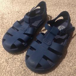 River island boys hot sale jelly shoes