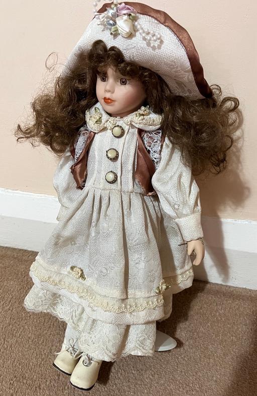 Buy & Sell North West London Belmont - North West London - Photos for Anne Porcelain Doll