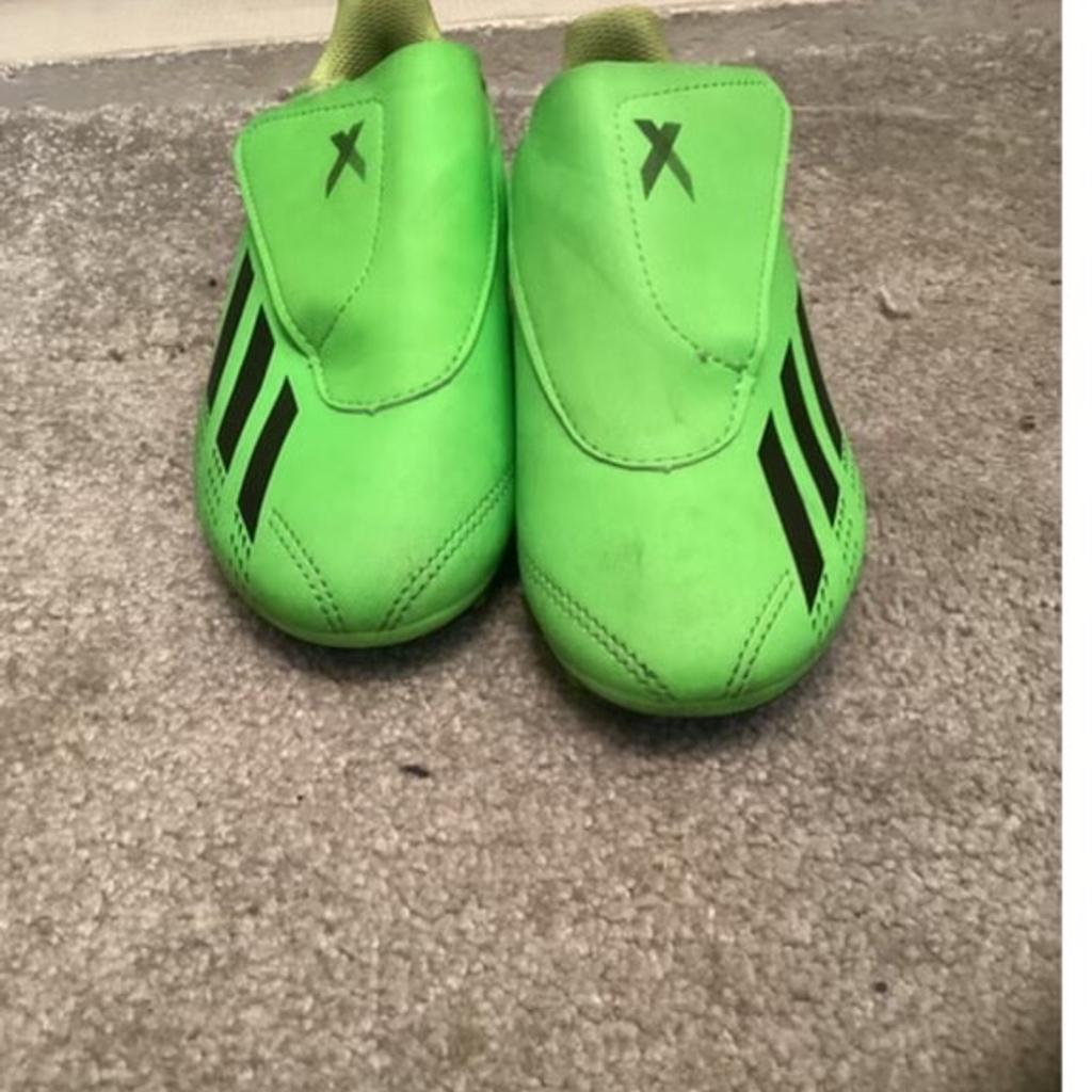 Boys adidas football boots size 11 kids only worn twice