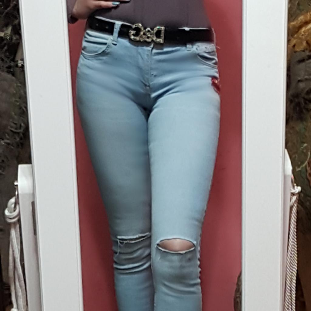 Jeans / pantaloni donna marca Bershka, tg. 38 (XS) , elasticizzate, colore celeste, skinny, strappati alle ginocchia, in buoni condizioni.
☆Vendo anche maglietta e scarpe.
☆ Guardate altri miei annunci e risparmia sulle spese di spedizione!!!😊
#pantalone #jeans #leggings #donna #ragazza #turchese #blu #azzurro #chiaro #denim #stretch #strappati #strappi #elasticizzato #cotone #rosa #rosso #Bershka #tg.S #tg.XS