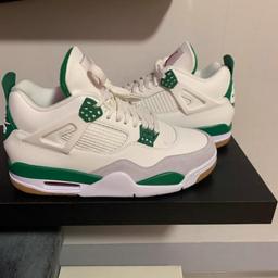 Jordan 4 pine green in very good condition, they're slightly used and the box is damaged but no major problems!