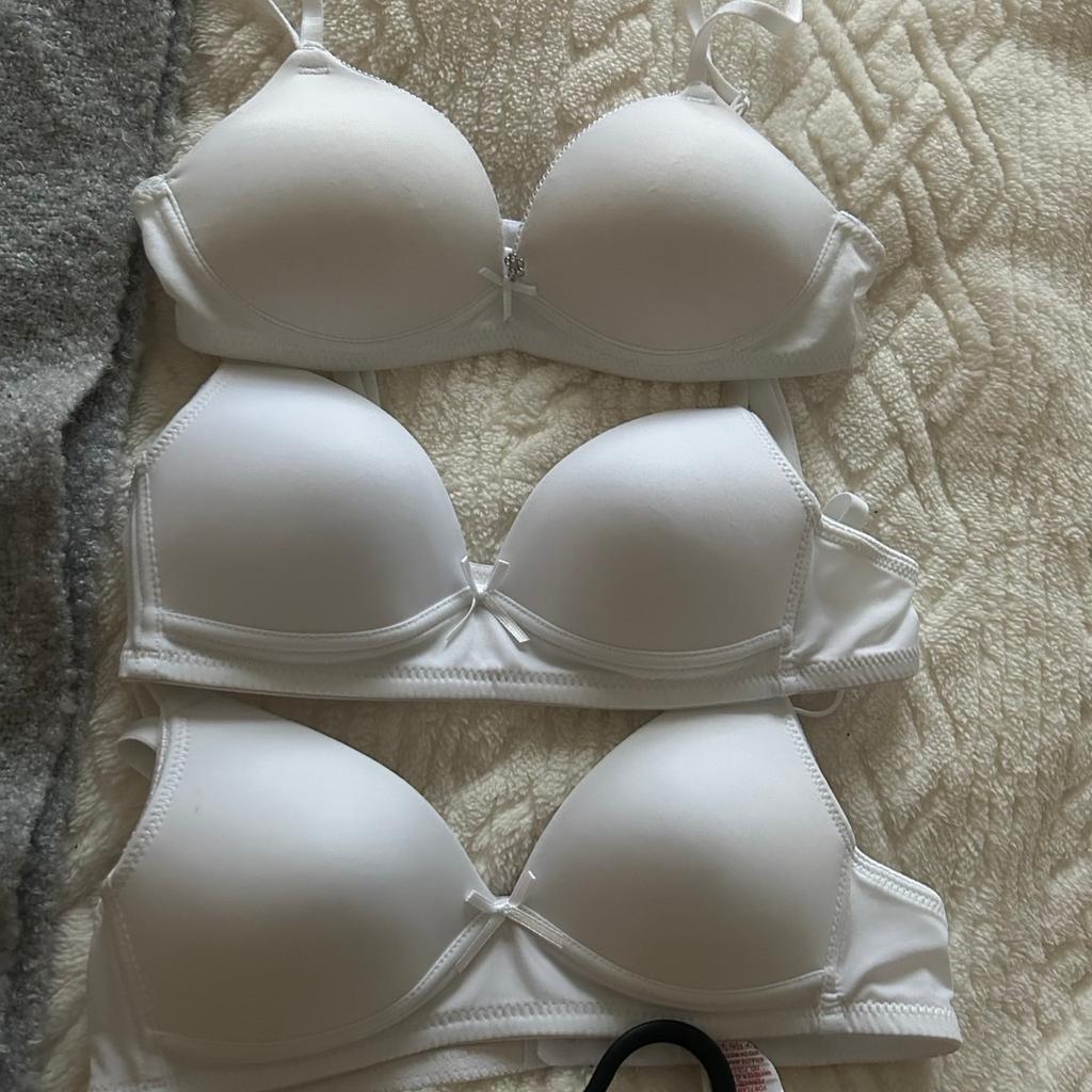 Girls starter bras brand new 28aa-30aa x 9 in LE7 Charnwood for