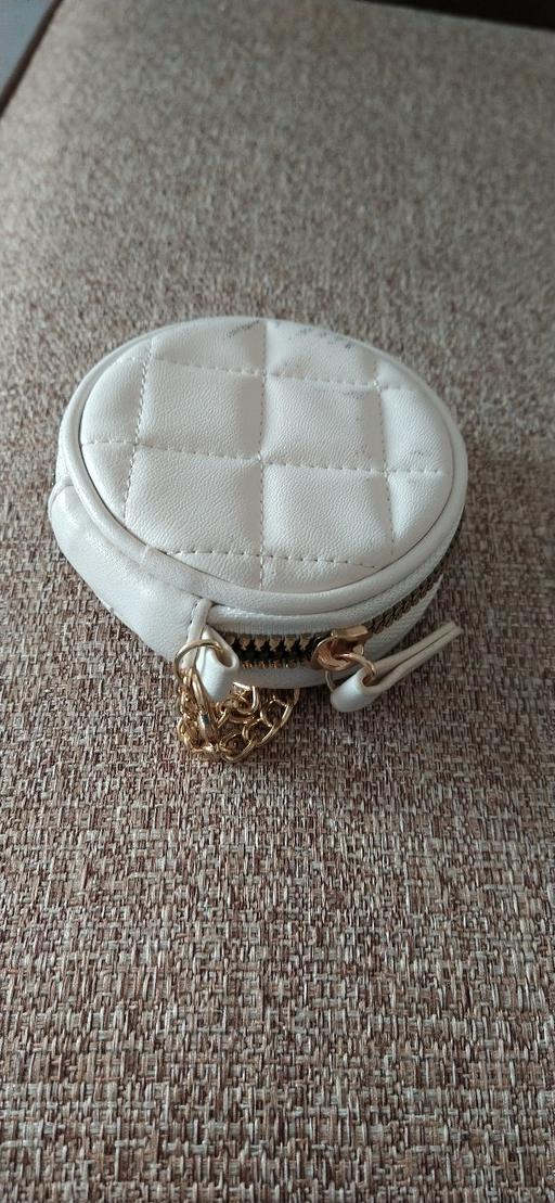 Buy & Sell South East London Maze Hill - South East London - Photos for round Purse