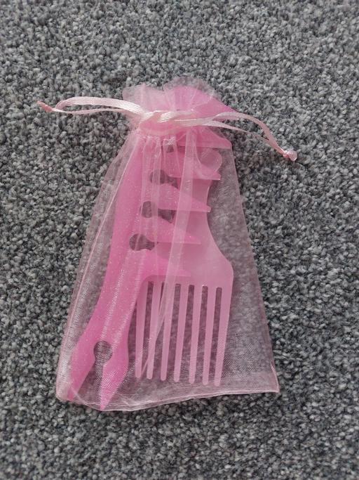 Buy & Sell West Midlands Birmingham - Photos for Pink Hair Comb Set In Drawstring Bag