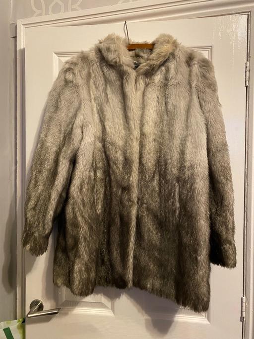 Buy & Sell Lancashire Blackpool - Photos for Fur coat