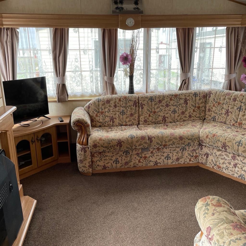 Now taking bookings for our super cozy 6 birth caravan on golden anchor site in chapel st Leonard’s.
This site is in the perfect location close to bars, restaurants, shops, arcades and the caravan is in a perfect spot…..just 2 minutes away from the beach!

100£ deposit secures dates and is refunded once van checked over for damage etc

Dates are booking up quickly so please message me if you would like to book xx