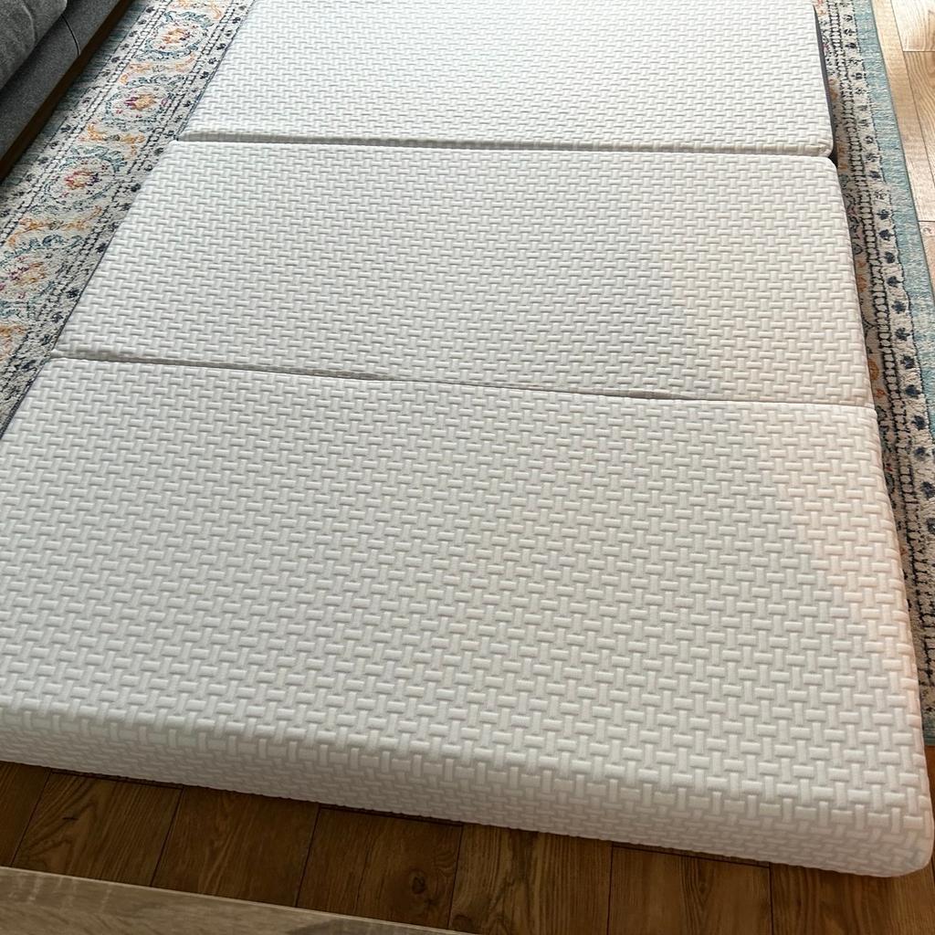 Hi, I am selling a Folding Mattress Double

We have used only one time for a couple of days, expecting more guests to come but we ended up refurbishing the room and buying a proper bed.

Here the specific:
- 15cm thick Memory Foam Foldable Mattress
- Washable Cover
- Foldable in Three
- 135x190x15cm

Collection only.