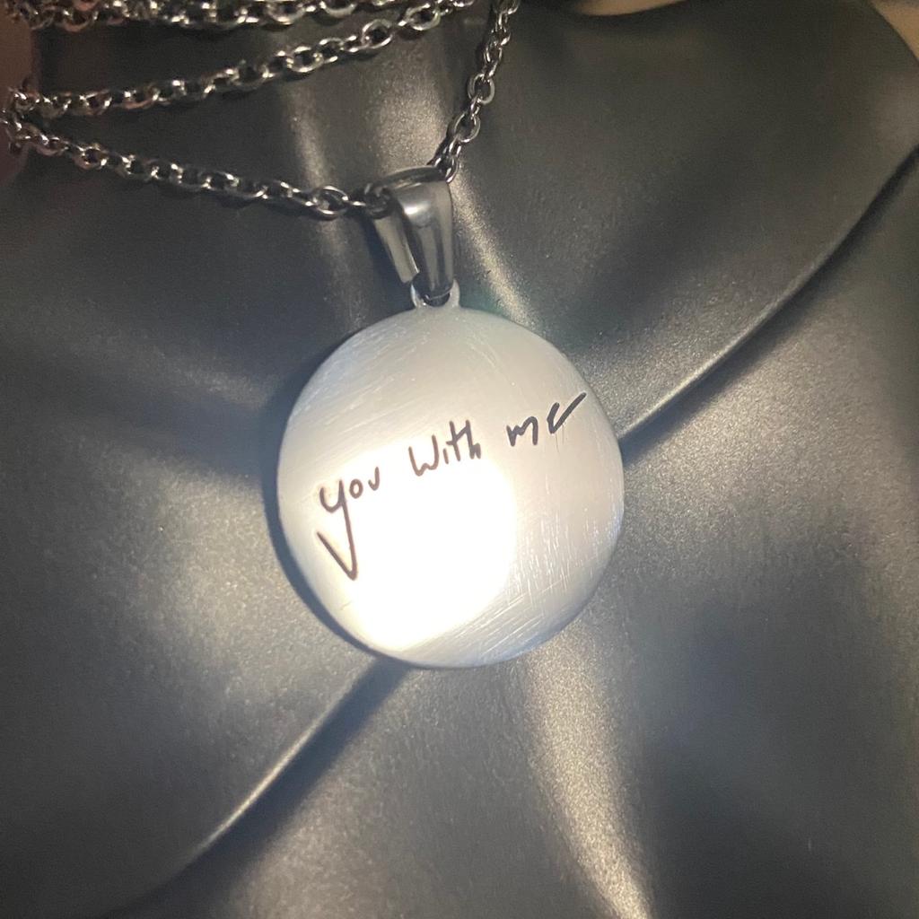 Billie Eilish necklace
handmade
“you with me” lyrics from her song everything i wanted, in her handwriting!!