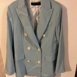 Hi and welcome to this beautiful looking style ladies Zara Woman Double Breasted Oversized Blazer Jacket Size XS in gorgeous baby blue colour perfect condition thanks