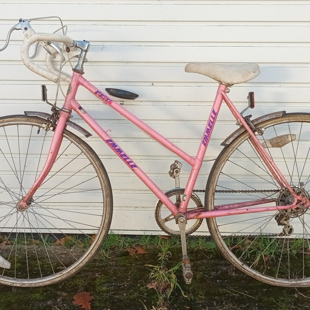 Emmelle ladies bike
In fair condition. Needs Tlc
Breaks and gears working. Might needs new tubes.
Collection from Birmingham (Can deliver with extra cost. Birmingham only)
£50
Thanks