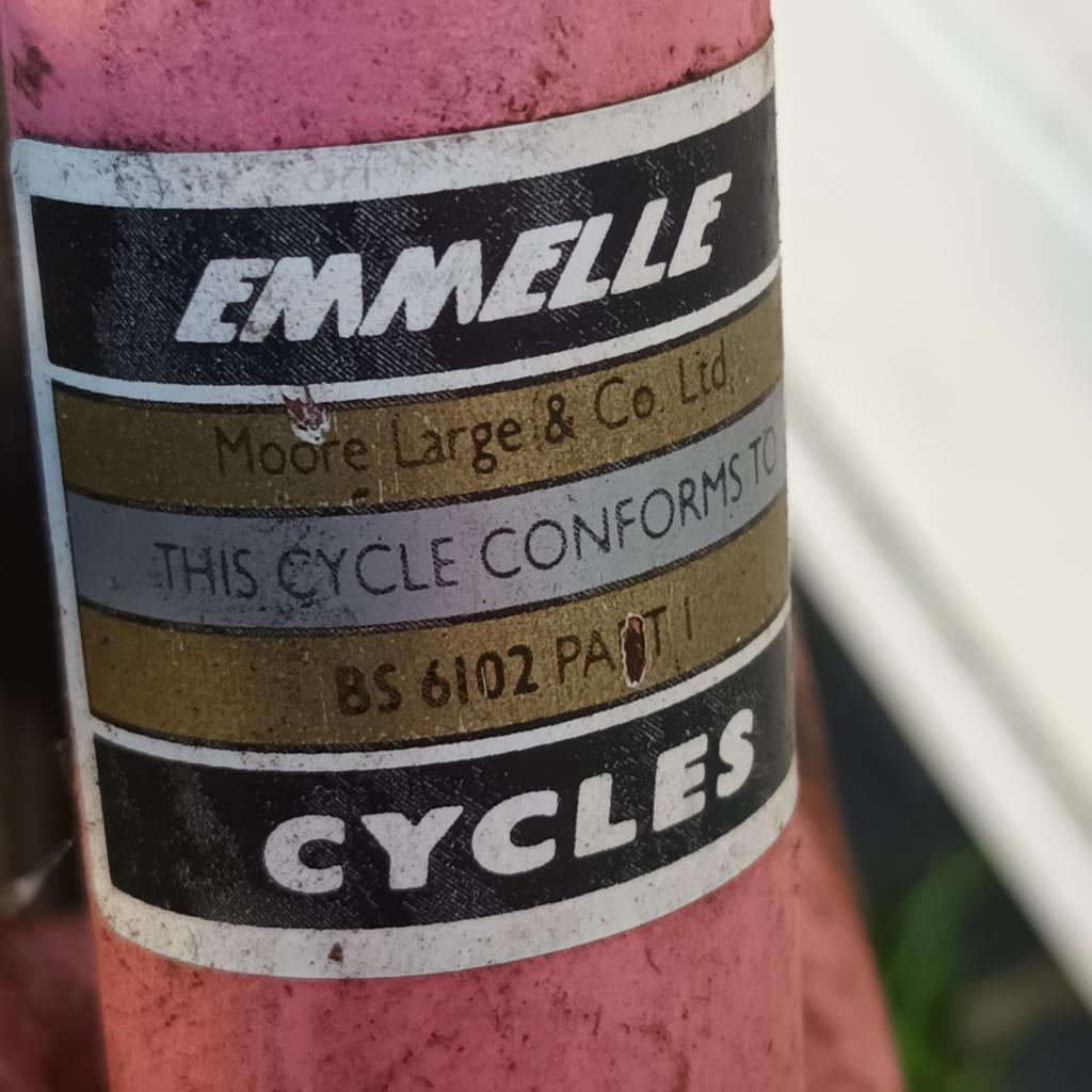 Emmelle ladies bike
In fair condition. Needs Tlc
Breaks and gears working. Might needs new tubes.
Collection from Birmingham (Can deliver with extra cost. Birmingham only)
£50
Thanks