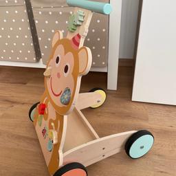 Lauflernwagen aus Holz (von Hofer, TOYLINO Baby-Sortiment)
 - ideal zur Förderung der Motorik und Konzentration
 - Maße: 33 x 33,5 x 46,5 cm
- neuwertiger Zustand

Neupreis: 19,99 Euro