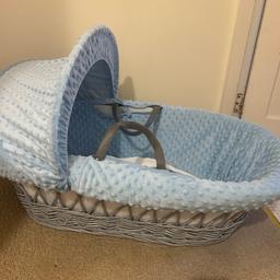 Blue Moses basket excellent condition only used a handful of times