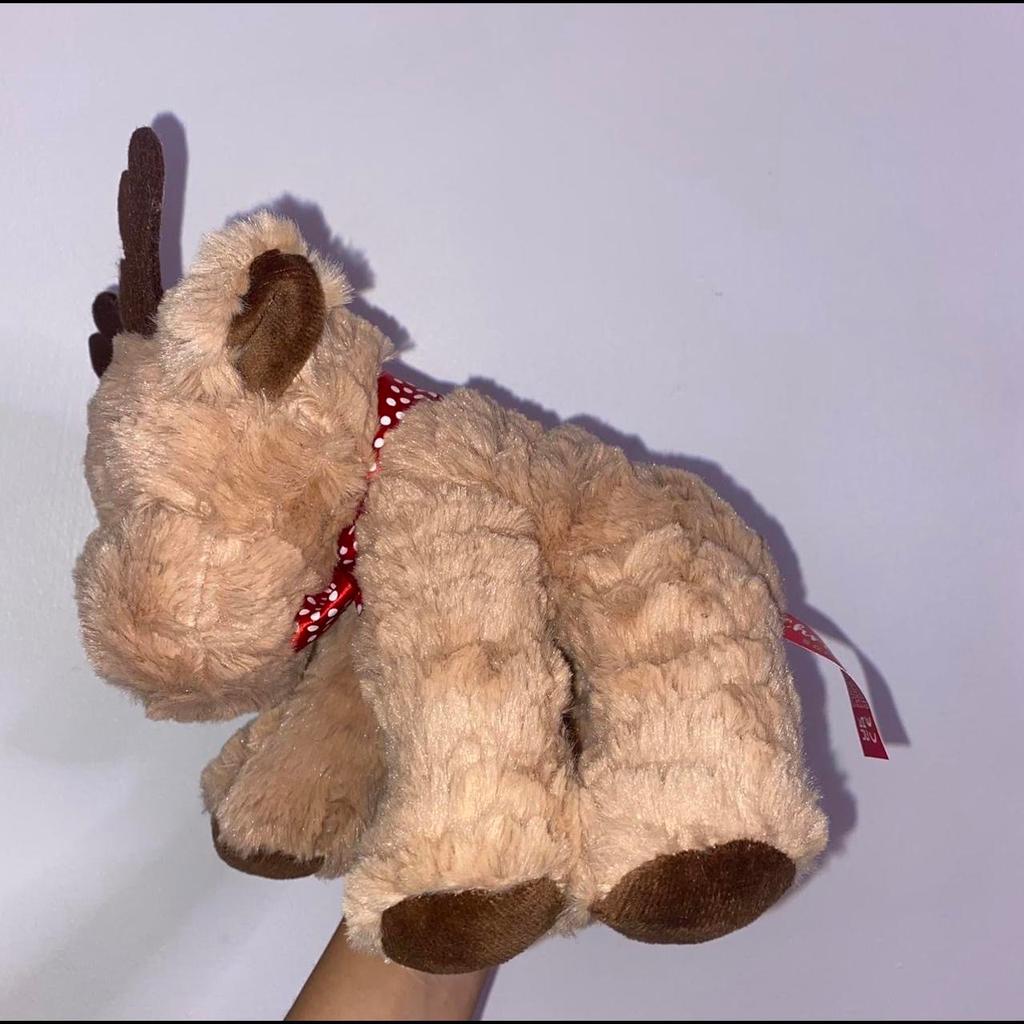Brand new never used || rudolph the red nose reindeer cuddle toy

✨cute bow around the neck
✨never used brand new condition
✨perfect gift / xmas home decor / kids toy etc

Price: £8

🚙£1.20 uk delivery
✈️message me for international delivery

#kidstoy #christmastoy #rudolphtherednosereindeer #rudolphtoy #softtoy