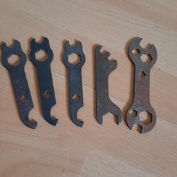 5 Hakenschlüssel / Fahrrad Werkzeug gebraucht 
Für je 5 Euro das Stück oder alle zusammen für 20 Euro in Nußloch abzuholen 
Versand als Warensendung oder Paket möglich