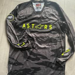 Alpinestars motocross top and trousers never worn.

Top size Medium
Trousers size 34